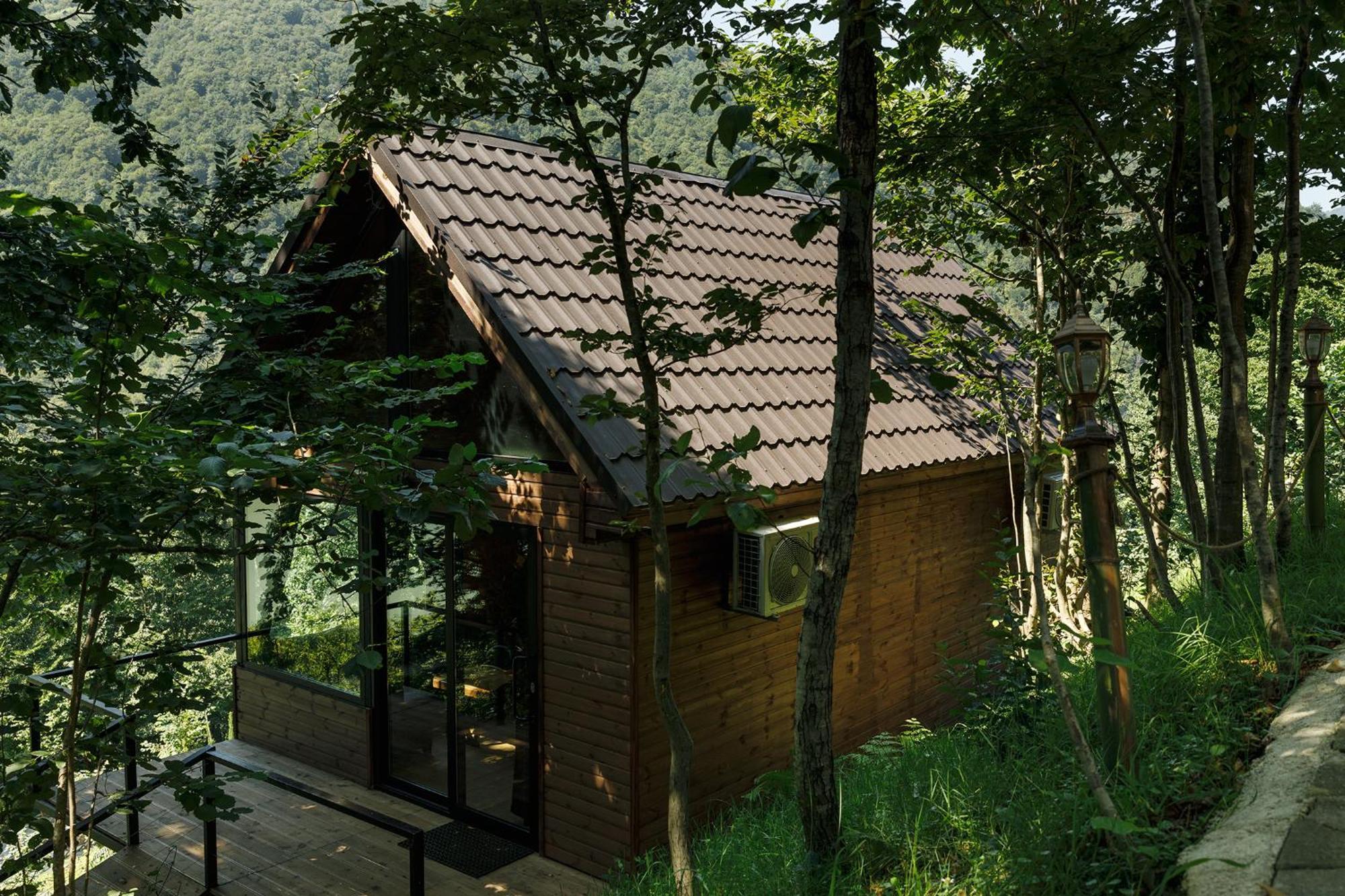 Woodpecker Georgia Hotel Batumi Exterior photo